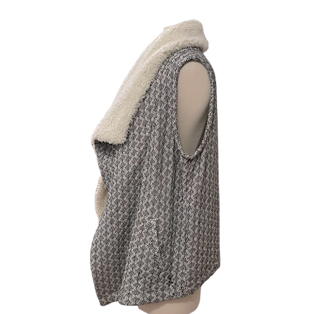 LOFT by Ann Taylor Women’s Vest Size Medium Gray in Color - Picture 2 of 5
